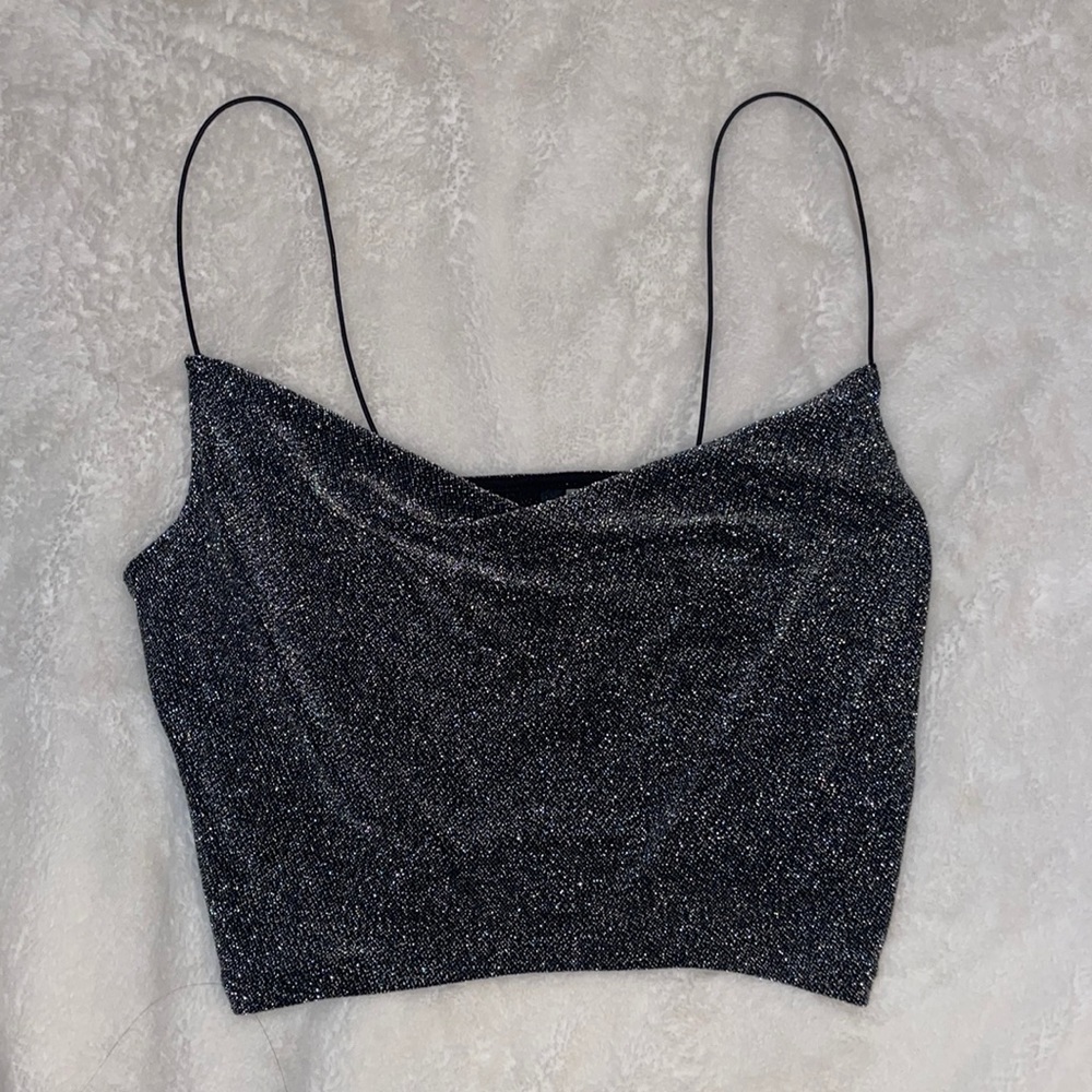 Sparkled grey tank.